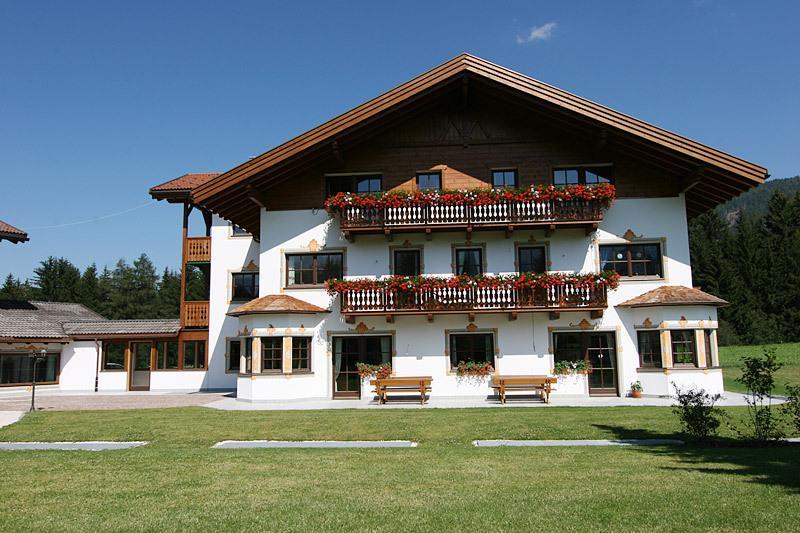 Apartments Hubertushof Dobbiaco Exterior foto